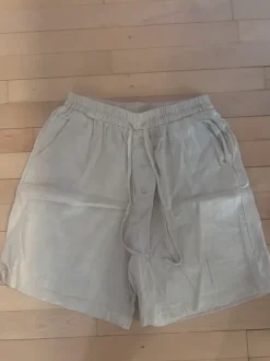 Nye beige shorts