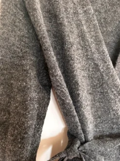 Omlottklänning från H&M mama, grå
