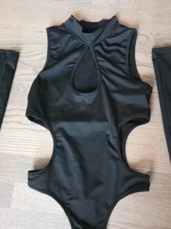 One piece with gloves