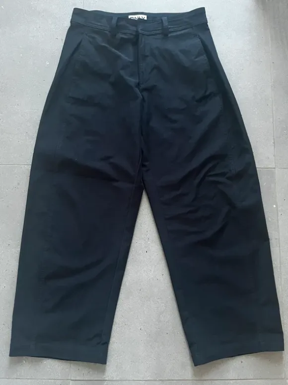 Only barrel pants