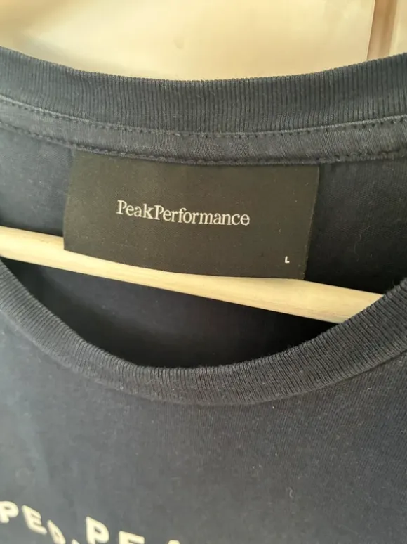 Peak performance t-shirt
