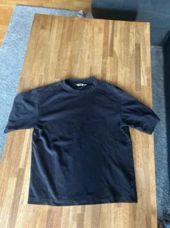 Plain black t-shirt