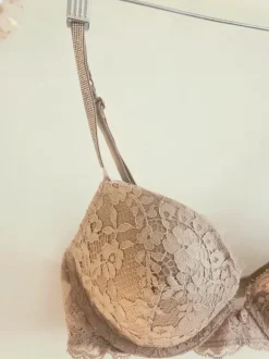 Przepiękny biustonosz Victorias Secret push up