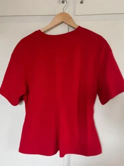 Rød T-shirt
