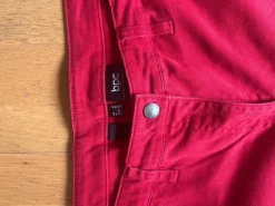 Röda shorts