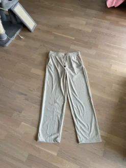 Räfflade finbyxor