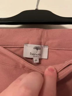 Rosa byxor med revärer i storlek 44, från Friendtex