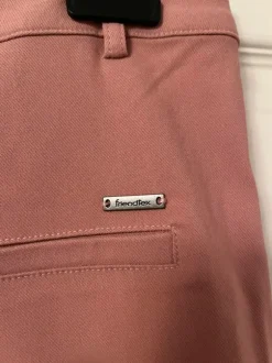 Rosa byxor med revärer i storlek 44, från Friendtex