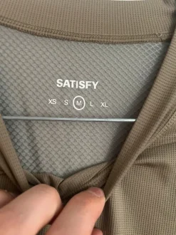 Satisfy - langærmet