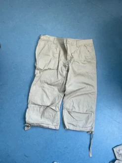 sejeste capri bukser