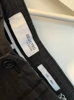 Selected Chinos