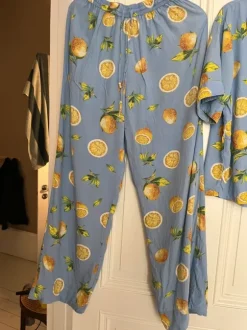 Set, loungewear eller pyjamas