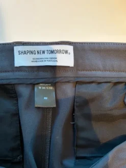 Shaping New Tomorrow jakkesæt – meget god stand