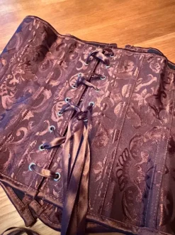Shorts och livstycke