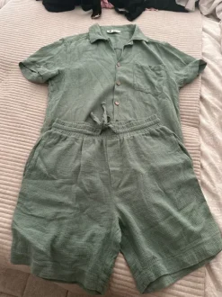 Shorts/skjorta