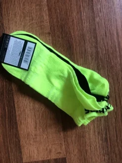 Skechers Skarpety krótkie skarpetki stopki neonowe zielone czarne 43-46 unisex 3 pack sportowe