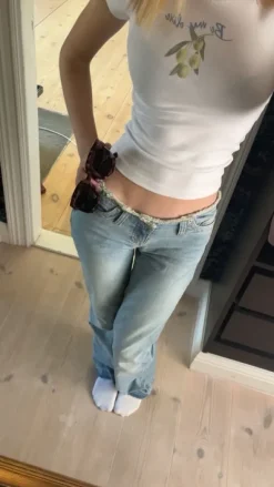 Skit snygga jeans från Nelly i strlk 32