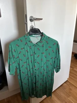 Skjorta och badbyxa