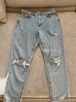 Slitna jeans (Perfect jeans) från Gina Tricot i storlek 40