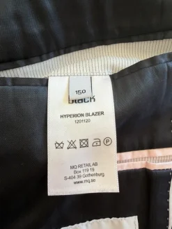 Snygg kavaj & tillhörande kostymbyxa ifrån Bläck!