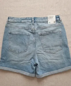 Snygga jeansshorts från Cubus (Mid waist, stl 31)