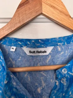 Soft rebels bluse med knapper størrelse xl
