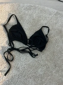 Sort bikini cute