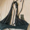 Sort bikini top