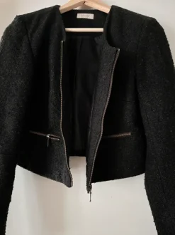 Sort cropped jakke fra Bon’A Parte 🖤 (str. 36 / S)