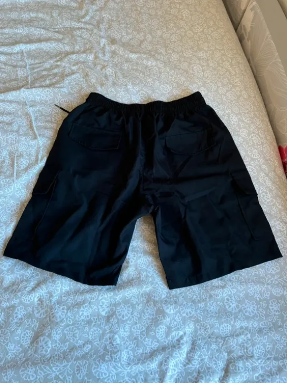 Sorte cargo-shorts – str. S
