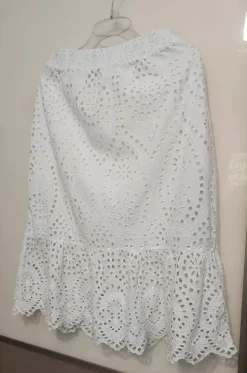 Spódnica haftowana 40