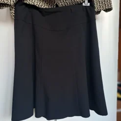 Spódnica trapezowa a-line • old money refined | classic skirt, casual, czarna , roz.44/46