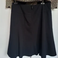 Spódnica trapezowa a-line • old money refined | classic skirt, casual, czarna , roz.44/46