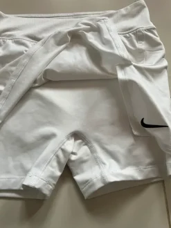 Spódnico -spodenki tenisowe Nike 36 s