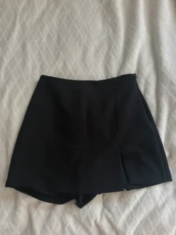 Spódniczko spodenki czarne Bershka śliczne