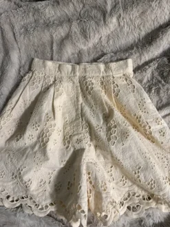 Spets shorts