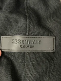 spodenki essentials