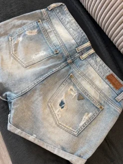 Spodenki GUESS 🩷
