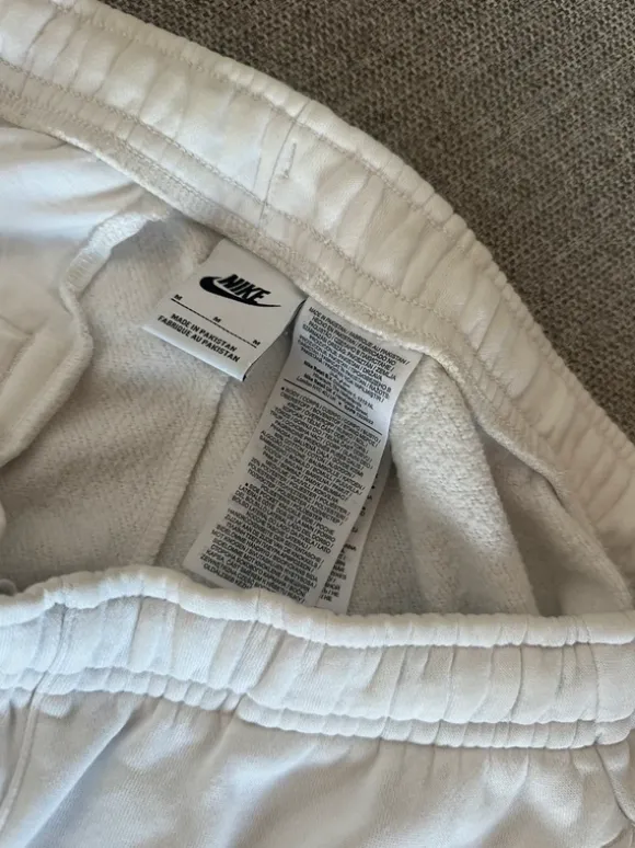 Spodenki Nike białe