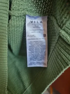 Stickad grön tröja