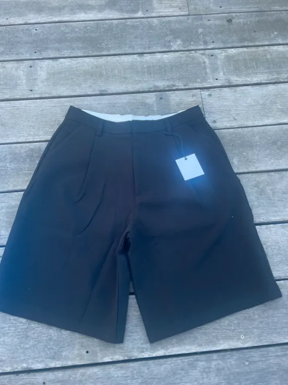 Stilet Bermuda shorts