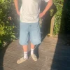 Stilet lyseblå shorts