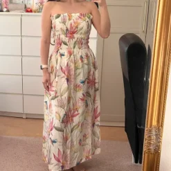 Strapless dress
