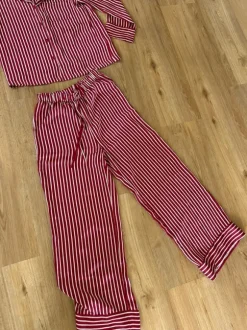 Stribet pyjamassæt