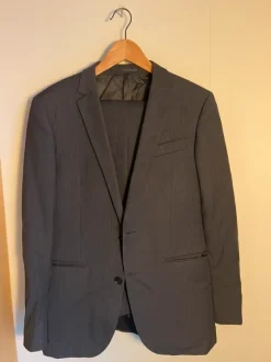 Suit Adverb 100% Wool