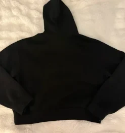 Svart hoodie från weekday💗