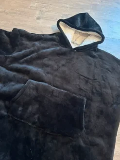 Svart mjuk hoodie