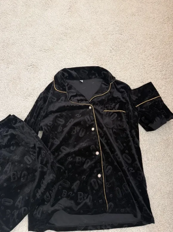 Svart pyjamas