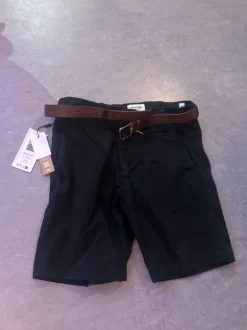 Svarta shorts