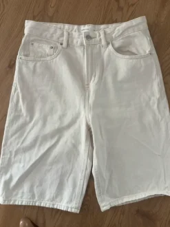 Szorty bermudy Gina Tricot 36 bermuda shorts